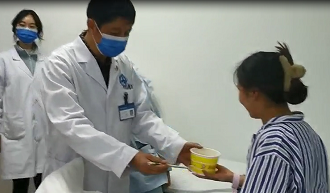 貴州白癜風(fēng)醫(yī)院暖意融融迎冬至、送餃子活動(dòng)