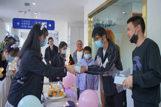 貴州白癜風(fēng)皮膚病醫(yī)院五月患者生日會(huì)舉行